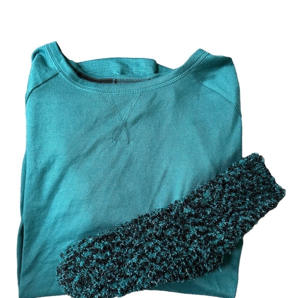 Sonoma sleep top and cozy socks NWT size XS